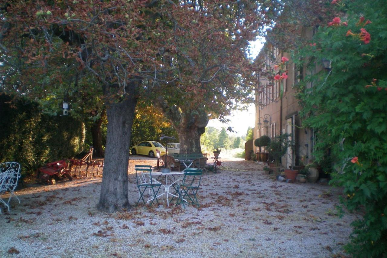 B&B Domaine Le Clos Du Pavillon Brignoles Exterior photo